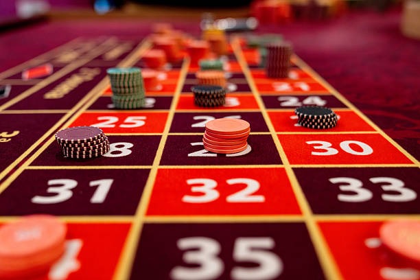 juragan 77 platform interface showing football betting and live casino options